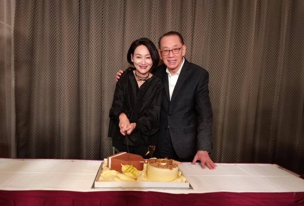 杨受成英皇娱乐的大老板,从负债到身价百亿,人生经历堪称传奇_行业