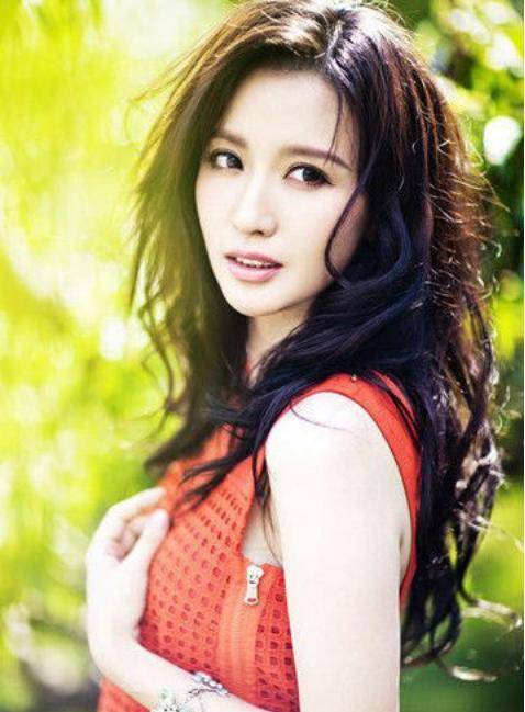 12岁当家教,23岁环球小姐冠军,剧多人不红却靠演技说话_张萌_女人