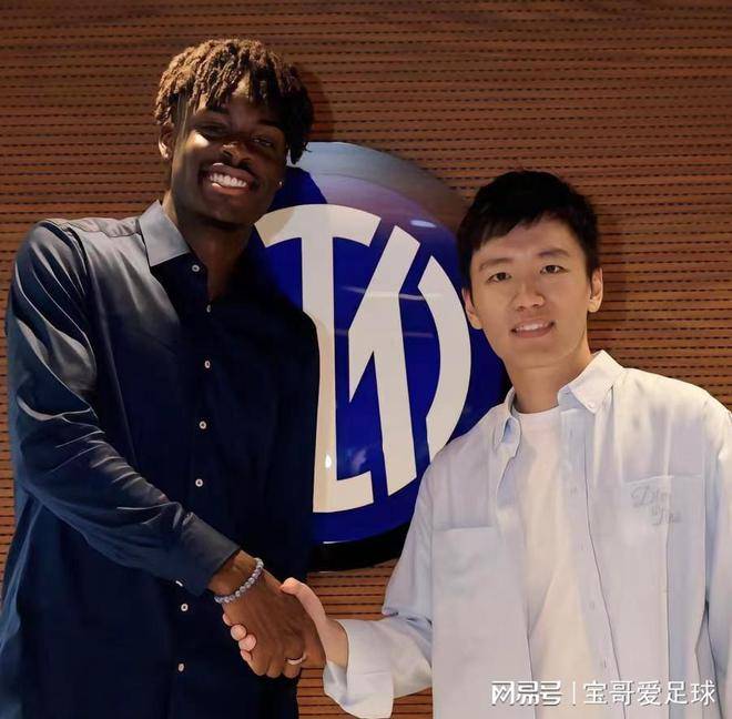 国米新赛季保持不败,弗拉泰西连场建功,森西表现抢眼成主帅烦恼_比赛