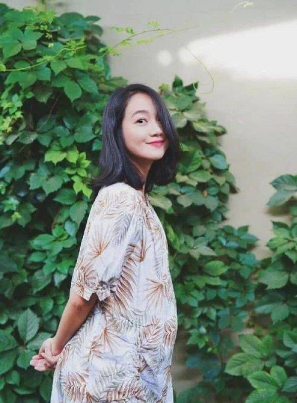 朱丹高调晒孕妇照,老公视角下抚摸孕肚超温柔,手戴婚戒大秀恩爱