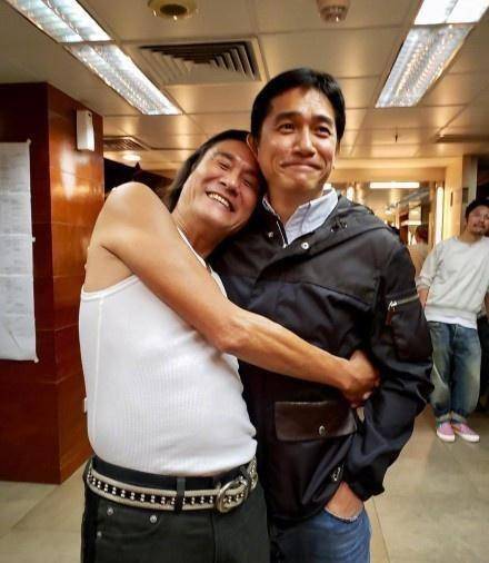 梁家辉穿老头背心助阵,邱淑贞这群老朋友一起玩嗨_关之琳_青春_经典