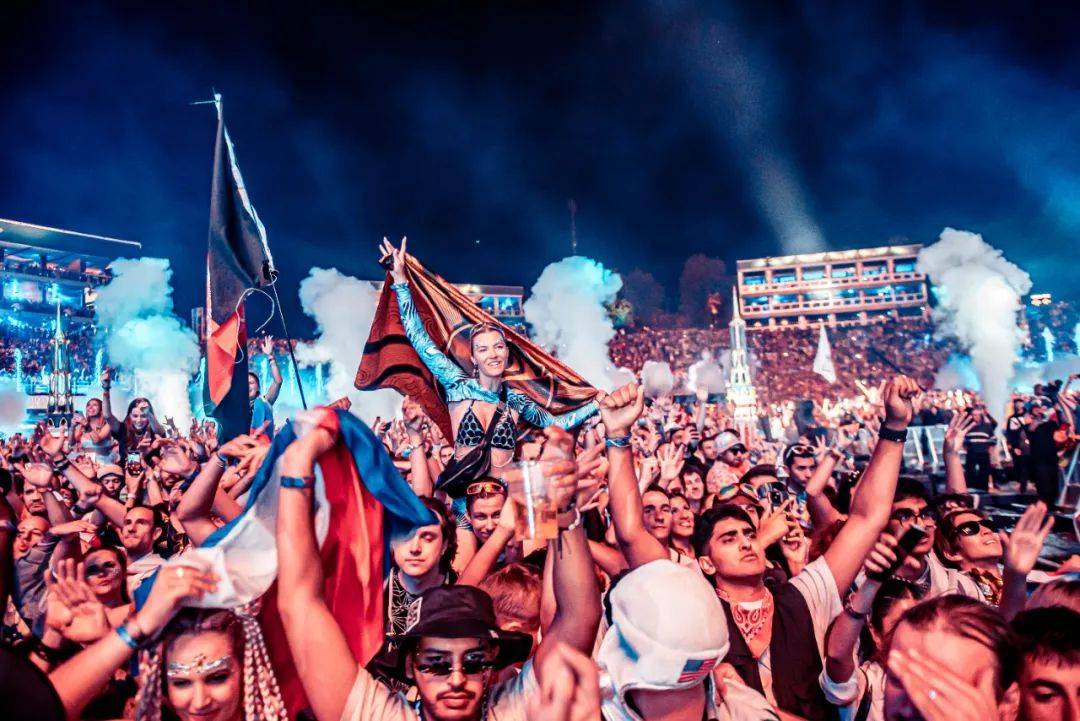百威x tomorrowland,用最in的电音节撬动年轻圈层_传播_品牌_世界