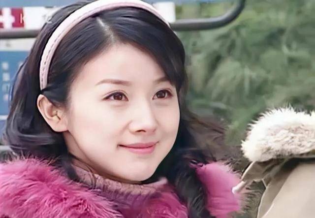 了高热度警匪剧《重案六组第二部》,在剧里饰演勇敢机智的女警田蕊