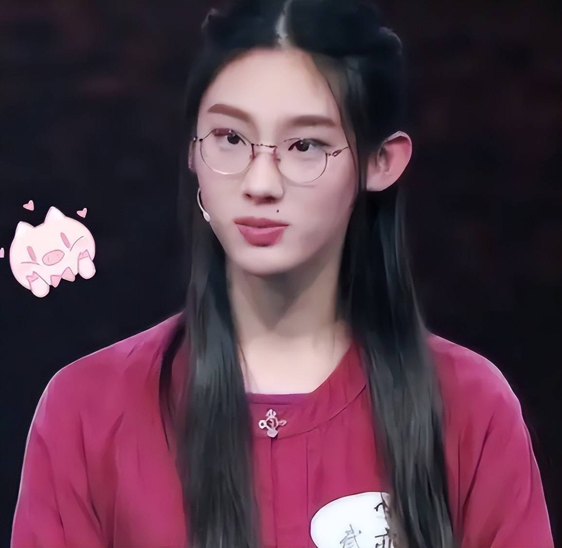 "才女"武亦姝清华毕业,发展方向首次披露,网友担心她出国工作_教育