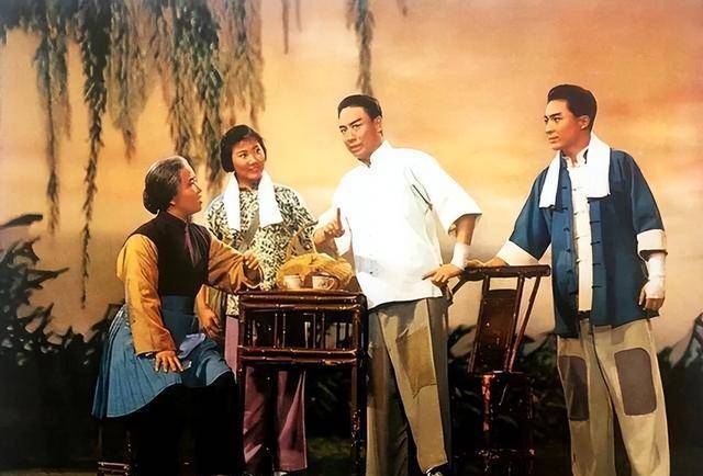 阿庆嫂扮演者洪雪飞:52岁因车祸去世,丈夫以别样方式怀念_刘弼汉_妻子