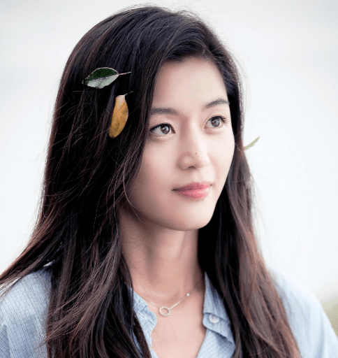 41岁全智贤追星成功,获哈兰德签名球衣,羞到捂脸太可爱_崔俊赫_家庭