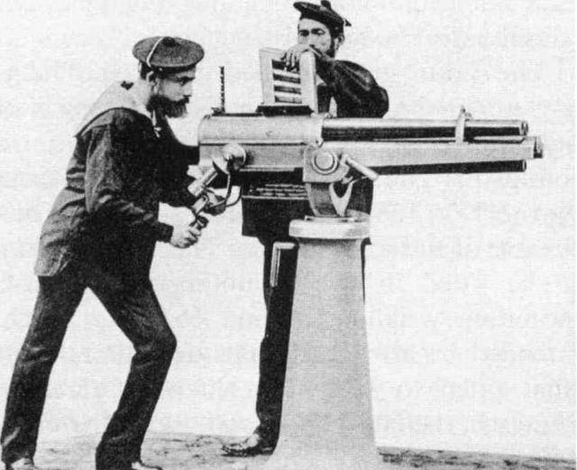 铁甲舰上,装备的哈乞开斯转管炮,口径小威力却很大_管哈_连珠炮_转轮