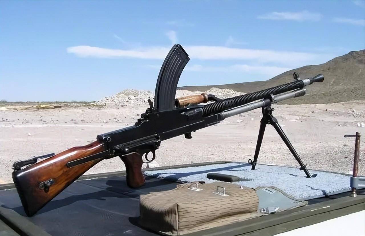 62x39毫米m1943型步枪子弹的zb-26轻机枪言归正传——老礁顶地形十分