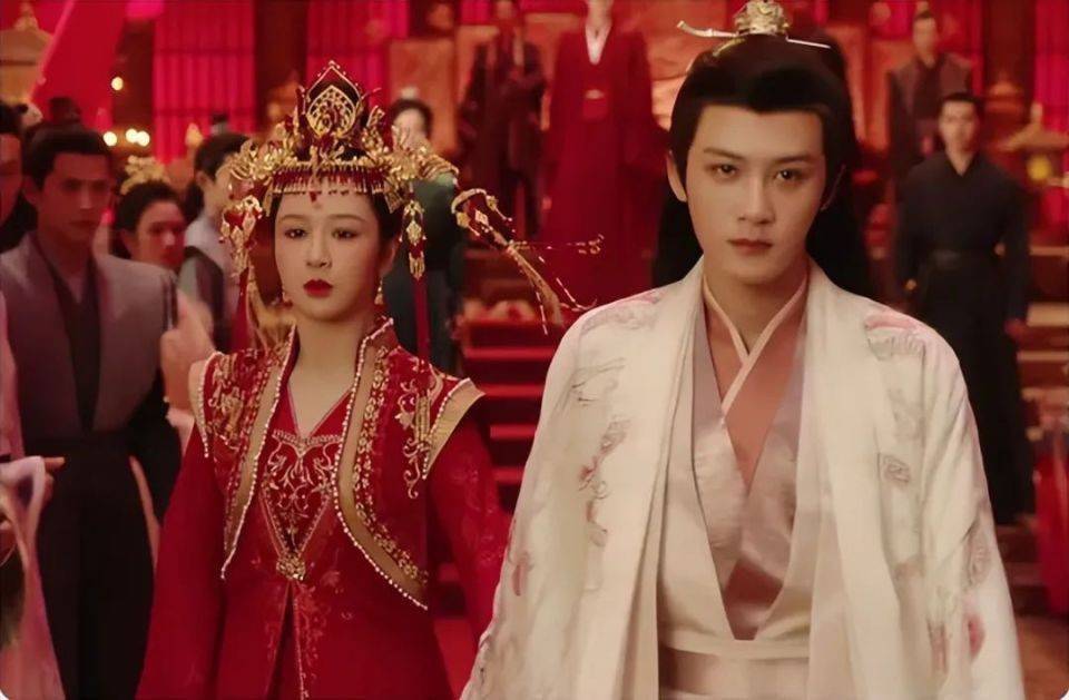 《长相思》相柳为什么要选在小夭和丰隆大婚的当天去抢婚?