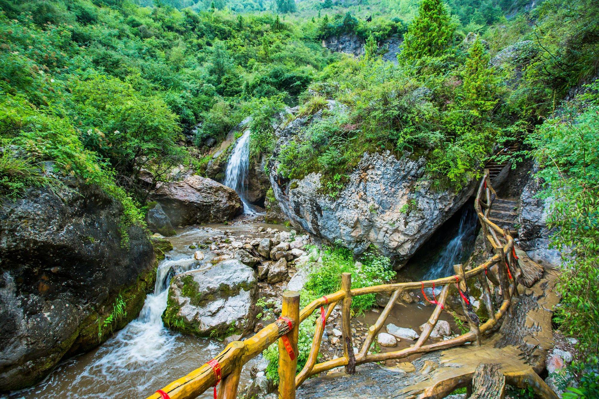 甘肃定西遮阳山,避暑纳凉好去处,山中藏有张三丰修道成仙的故事_景区
