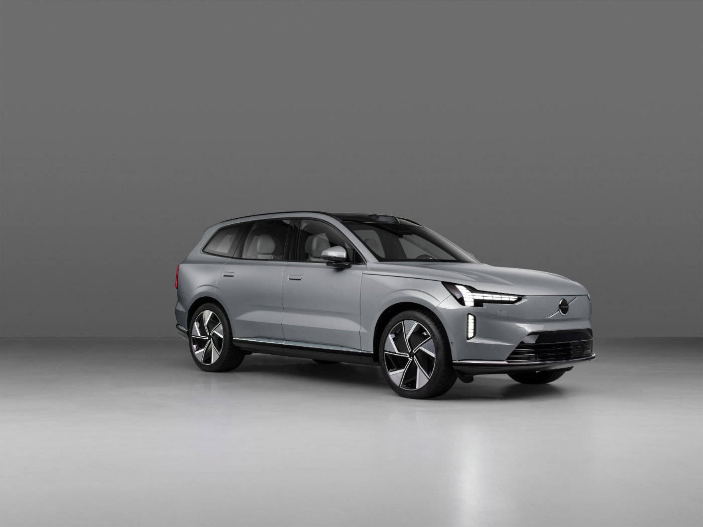 实拍沃尔沃EX90，“智能安全”成为突围重点