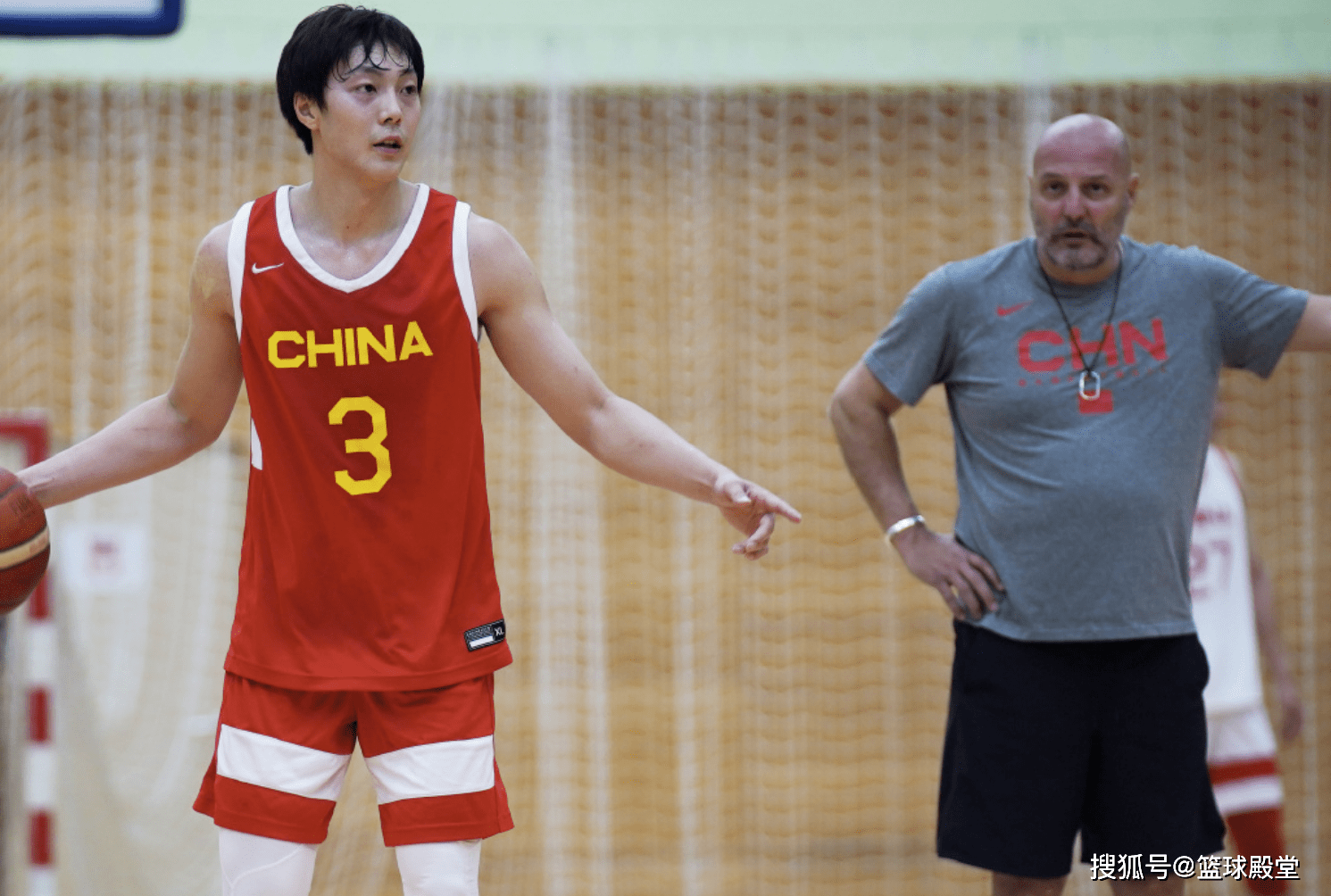 战意大利弃用6人,而周鹏崩盘表现,7个人争2名额_比赛_胡明轩_曾凡