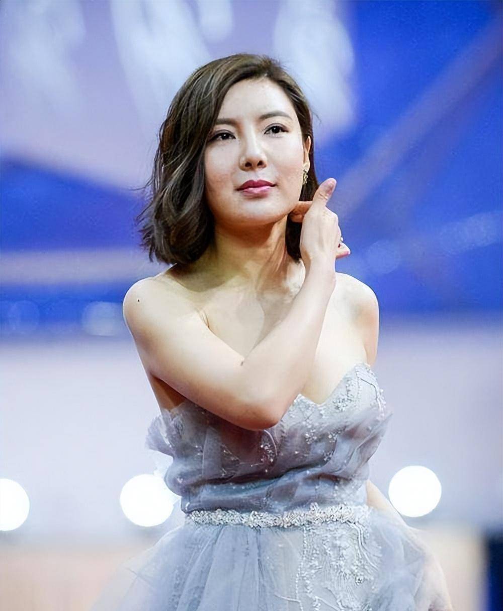 奥运冠军杜丽:嫁小4岁师弟,退役7年后,她如今容貌大变_妈妈_射击_青春