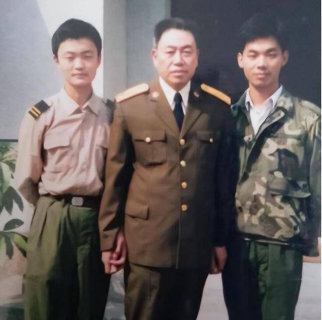 王作义:烈士之子,56岁授少将,61岁升中将,妻子是副军职干部_王天明