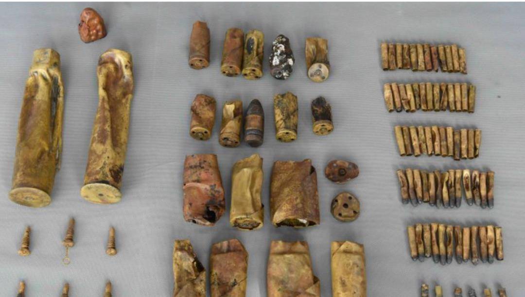 子弹残片经远舰出水的炮弹残片经远舰出水的拉火管定远舰管带:刘步蟾