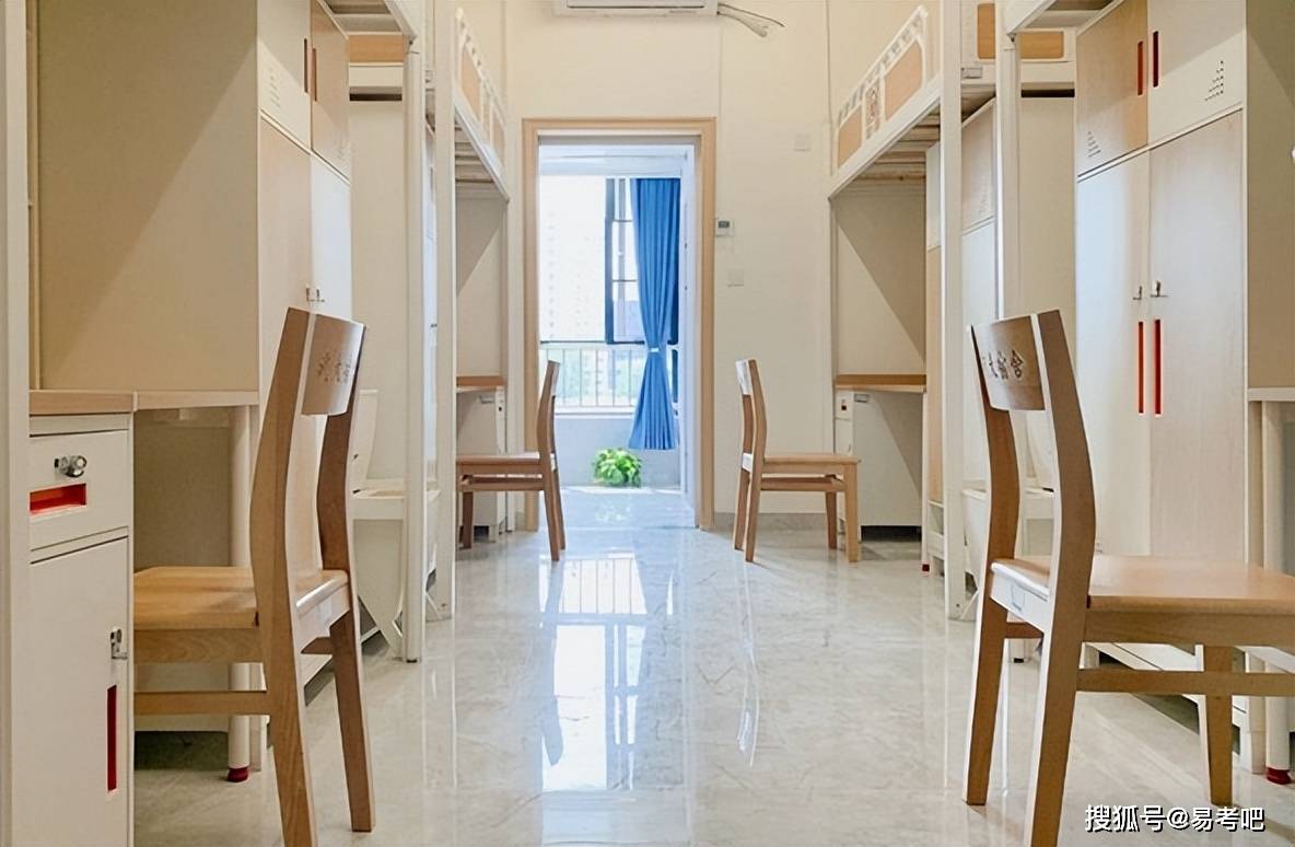 正式名称为樱园路,是武汉大学樱园的核心部分,位于位于武汉大学文理学