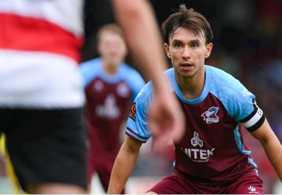 迈克尔·克鲁南期待他的铁人联赛首秀_对阵_比赛_中场球员