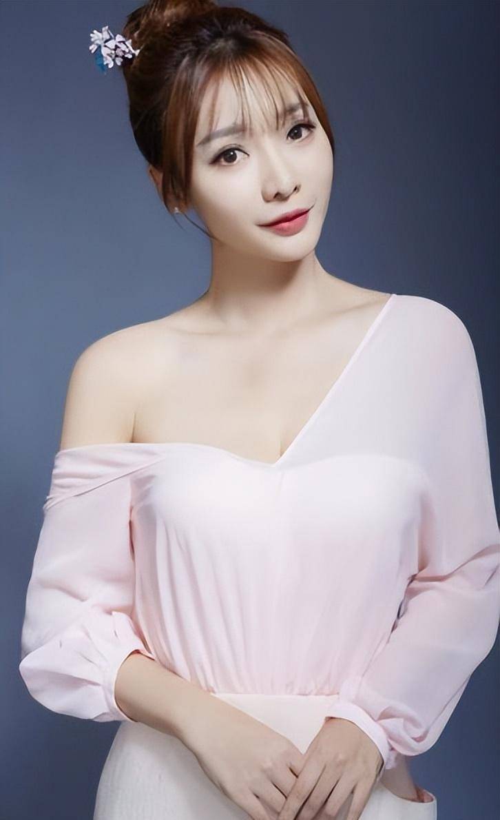 41岁女神柳岩近况曝光!