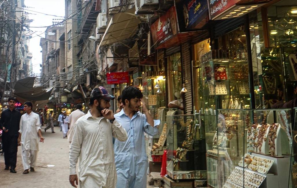 巴基斯坦:一个拼凑出的国家,在旧制度中蹒跚-白沙瓦见闻_城市_首都