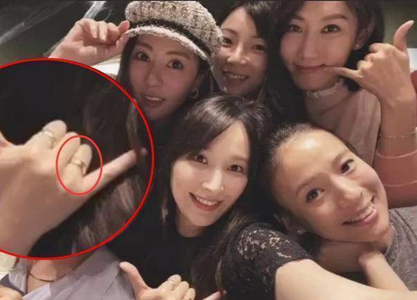 吴佩慈稳坐c位庆祝,脸部浮肿无名指戒指吸睛_婆婆_纪晓波_孩子