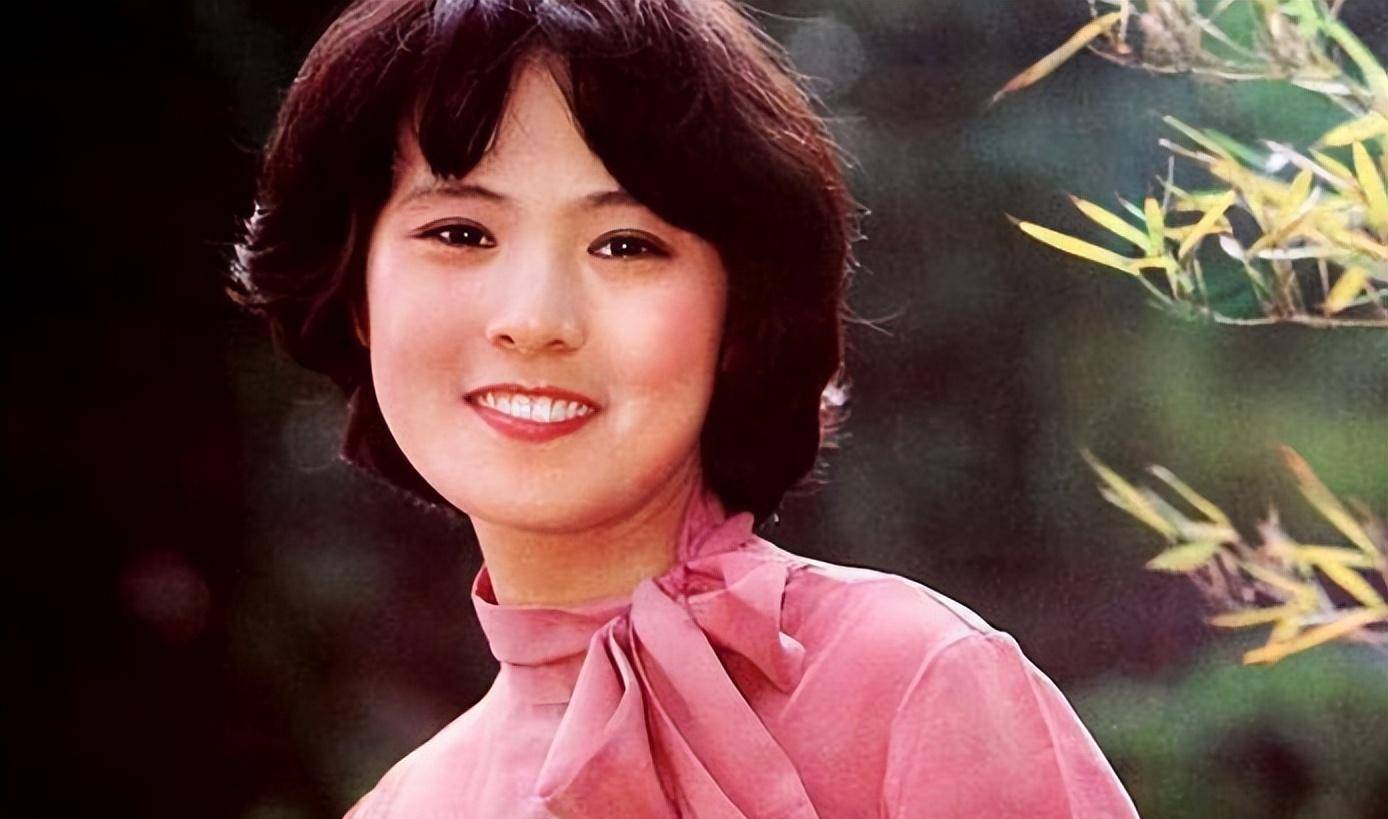 一婚嫁郭凯敏伤透心,二婚嫁查国钧收获幸福,如今63岁活出自我_张芝华