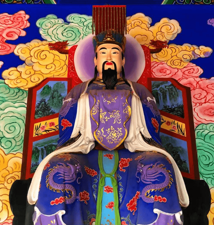 在这众多神明中,不少乡村的地头,都有一位叫做"木坑圣王"的神祇享受着