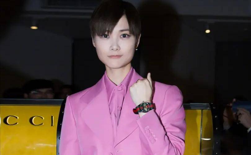 38岁李宇春,不谈恋爱不结婚,感情大事成父母"心病",图什么?
