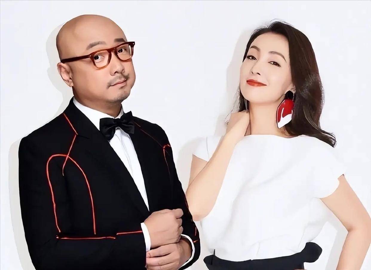 父女同框幸福满溢,15岁徐小宝手舞足蹈超开心_陶虹_父亲_画面