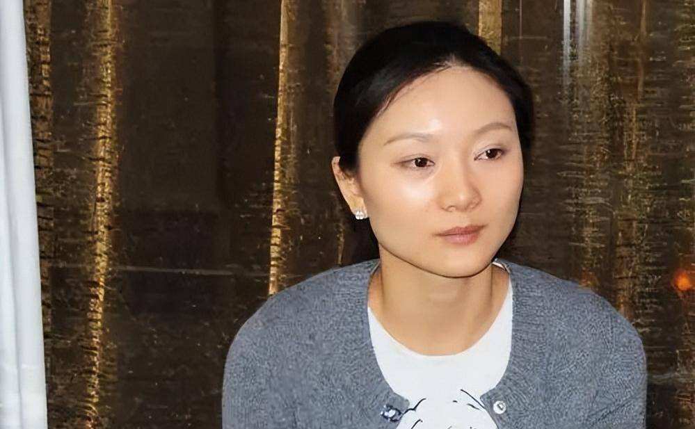 陈婷再惹争议!放弃张艺谋妻子身份认证,背后原因引人猜想_大礼堂_北影