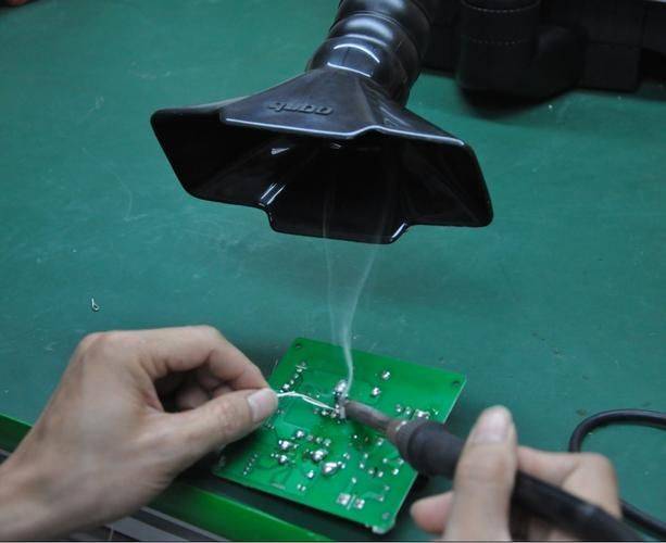 东莞焊锡招工个人计件 东莞焊锡加工厂接单_工作_蓝领工人_生产