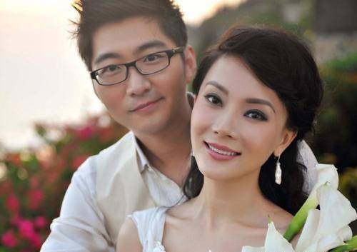 老公,澳大利亚华裔钢琴演奏家赵胤胤,两人的媒人就是当年在拍孙周导演