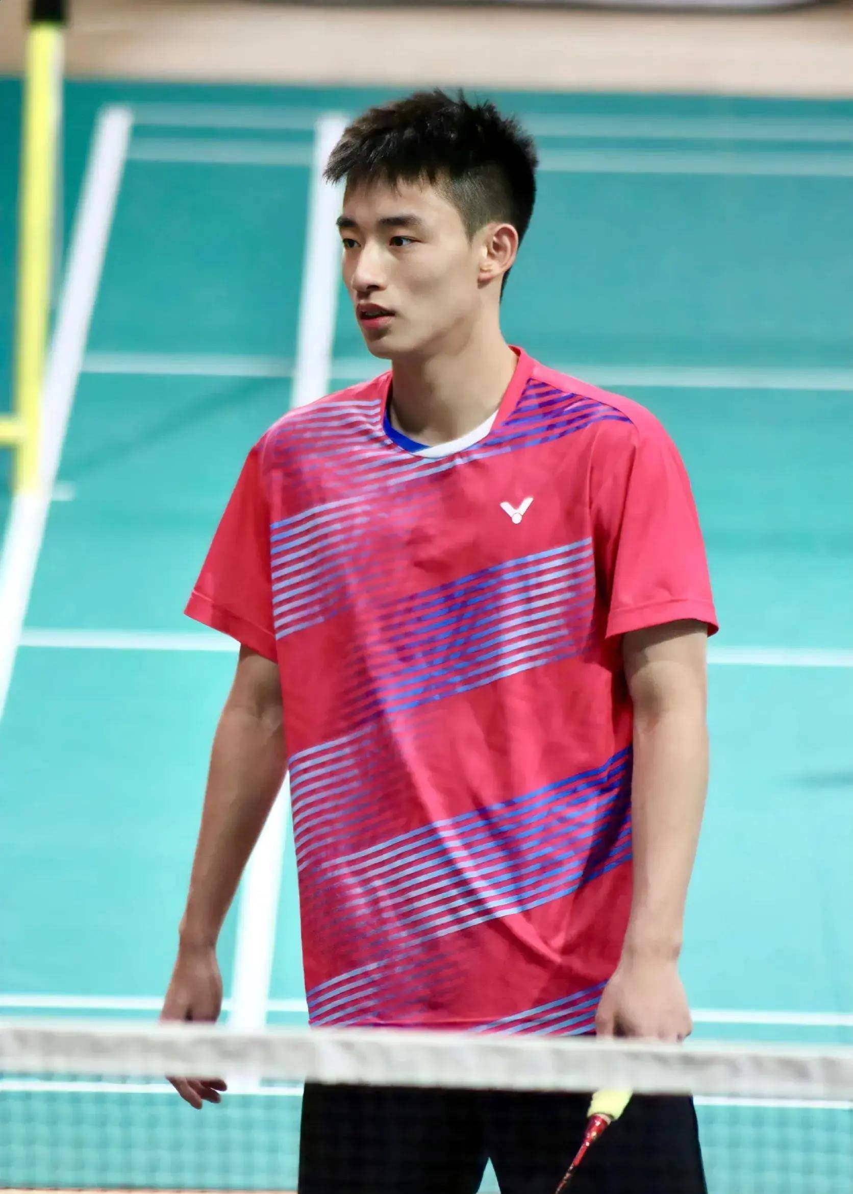 难怪能拿到男单冠军!_比赛_图片_球拍