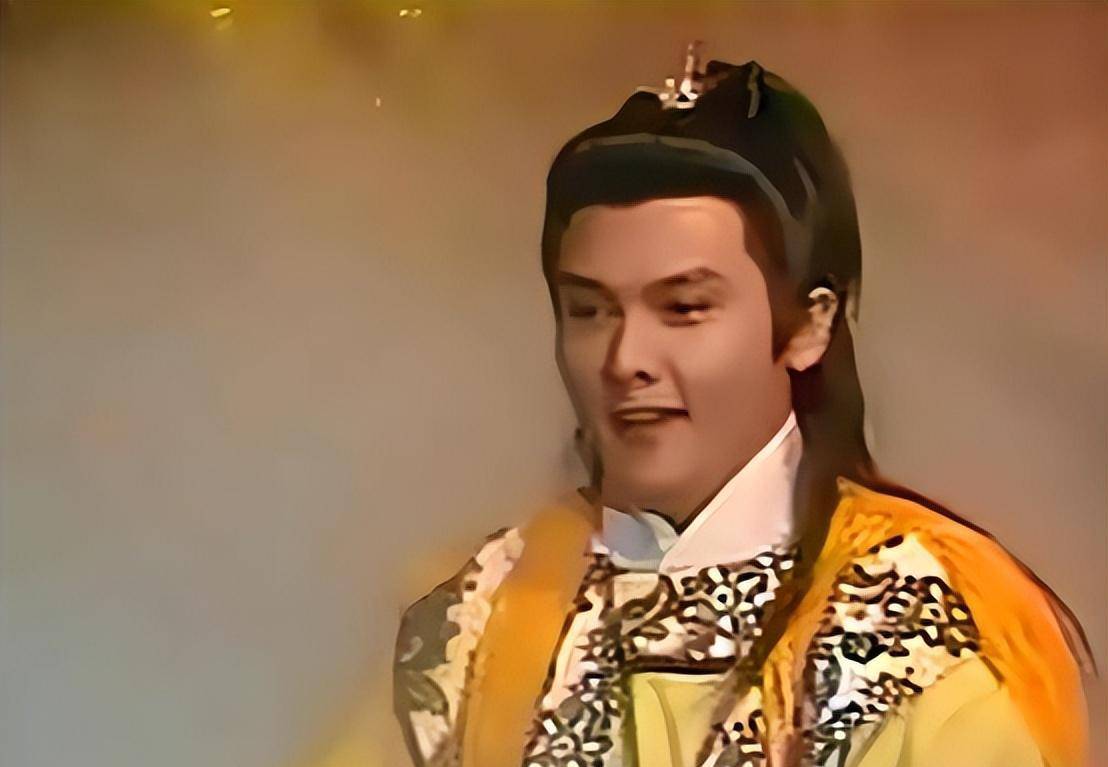 之后在1982年正式出道,出演了《万水千山总是情》,《天龙八部》和