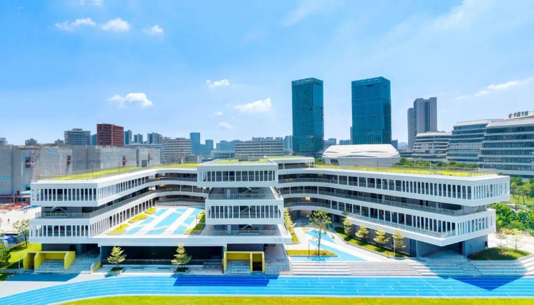 广州实验中学与广州市启韵房地产开发有限公司签署合作办学协议