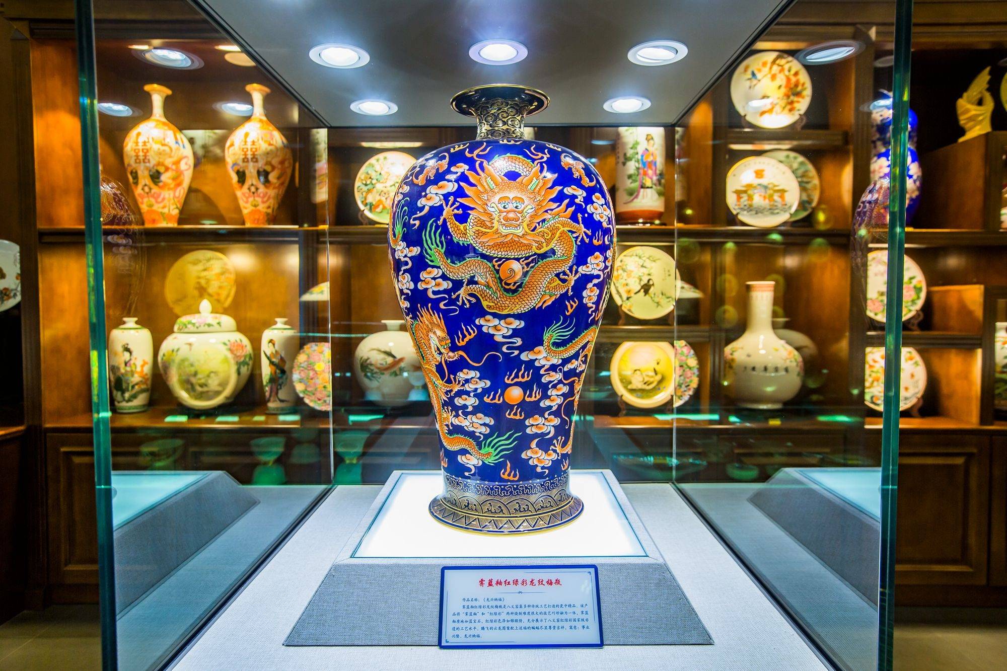 山西长治八义窑,是中国陶瓷史上第一抹彩虹,有着悠久的非遗文化_瓷器