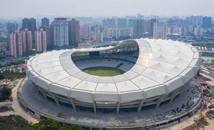 出镜吧8月9日讯 本赛季申花将主场迁至上海体育场,这座体育场又被大家