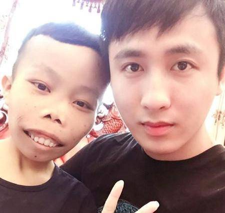 从普通人到超级网红,再被千夫所指,"外星人"陈山经历了什么_包装_散打