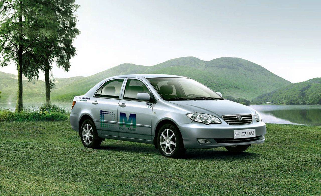 2005年,比亚迪推出首款车型f3,靠亲民的价格赢得消费者们的喜爱;2006