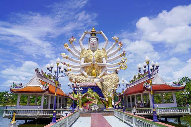 苏梅岛必打卡景点,千手观音庙,大殿壁画十分精美_文化_旅游_游客