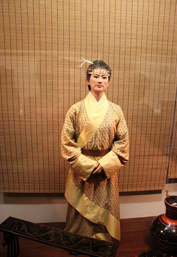 长沙马王堆千年不腐的女尸,面部还原后,竟是如此美艳倾城_辛追_身份