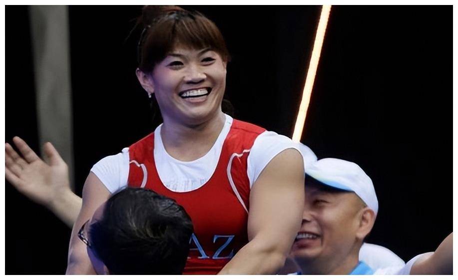 借机改名换国籍为他国效力 夺冠后直言和中国无关_姚莉_举重_内萨