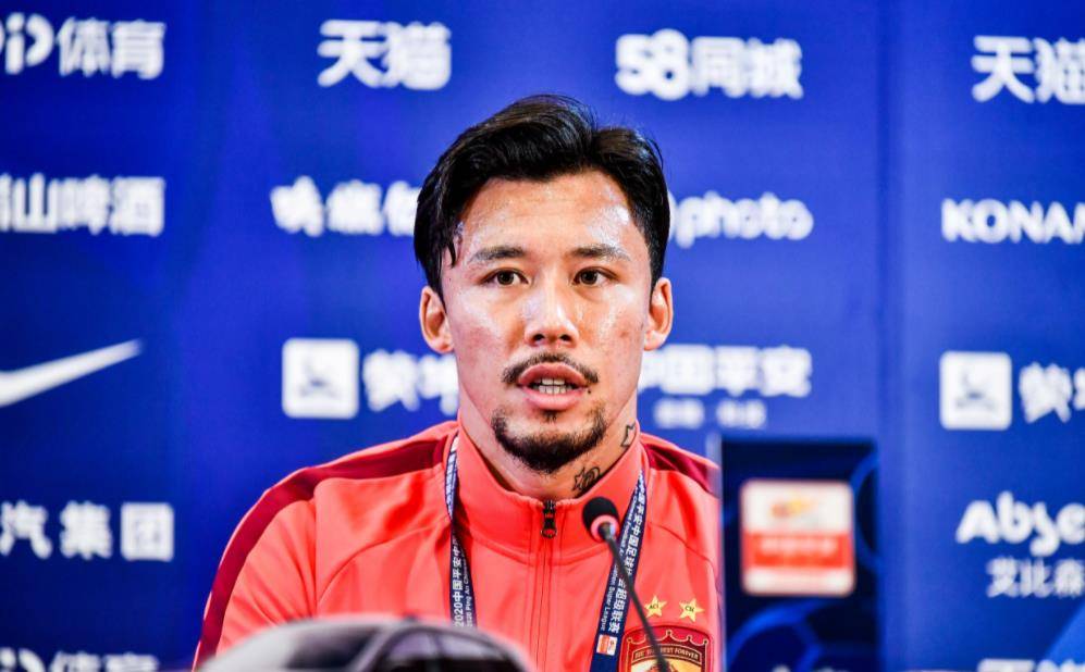 国外球迷批张琳芃:长发大花臂,我们男足太厉害了_足球_对方_打法