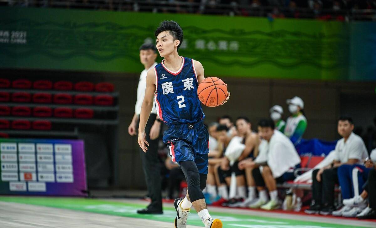 徐杰八卦曝光后,广东宏远核心做意外决定,杜锋出重拳_影响_球员_回应