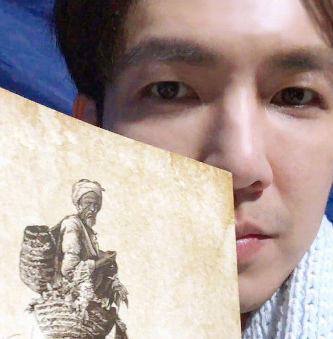 钟汉良与妻子罕见同框,聚餐先后离开太低调,45岁依旧帅气迷人_谢易桦