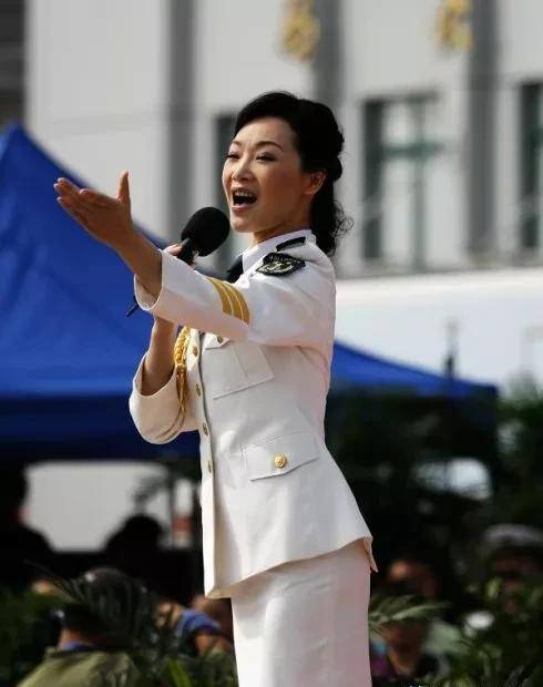 家:享受正师级待遇,2位未婚无儿女,风光背后都有泪_陈红_李军_吕薇