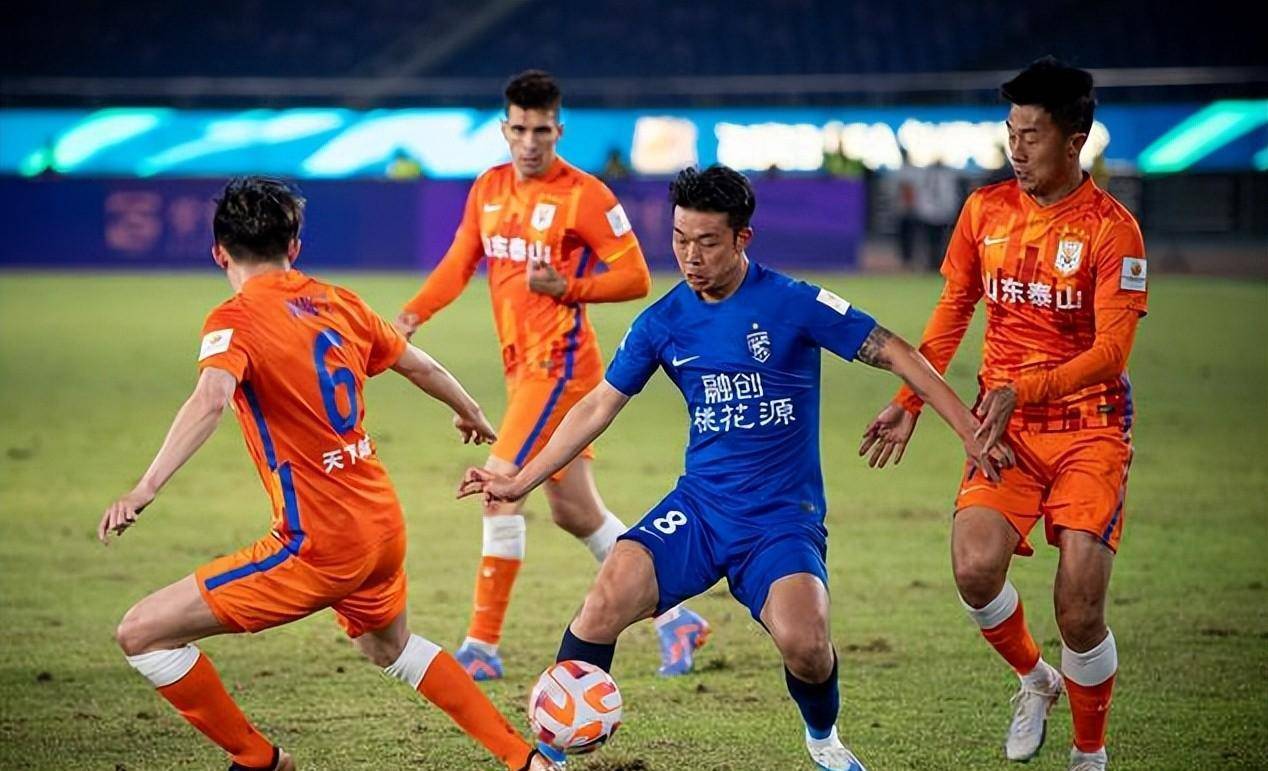 刘殿座守门如铁,阻挡武汉的冲击_比赛_上海申花队_马莱莱