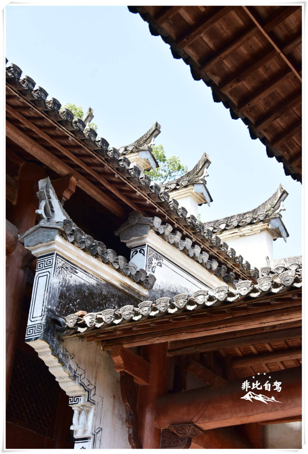 祠堂内部虽说始建于明代但现在看到的都是近些年新修的原来的早就