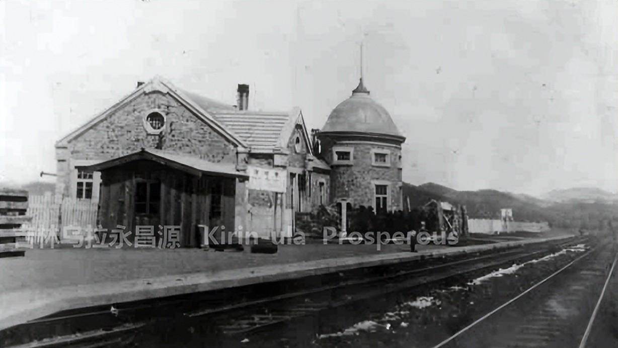 常被混淆的磐石火车站与烟筒山火车站旧照,您能分清吗?