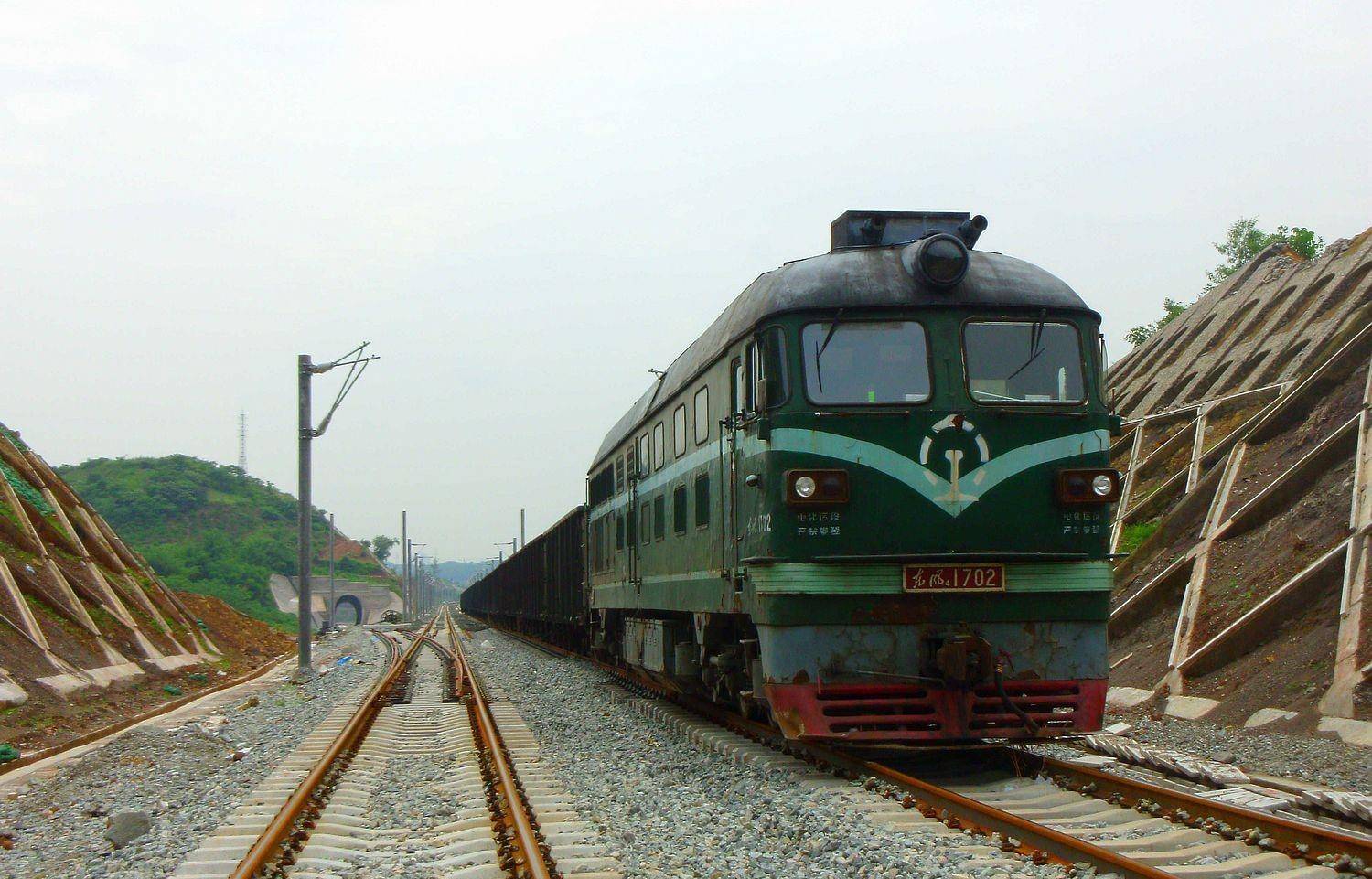 上世纪80年代中国新建铁路为何比较少?_复线_客车_建设