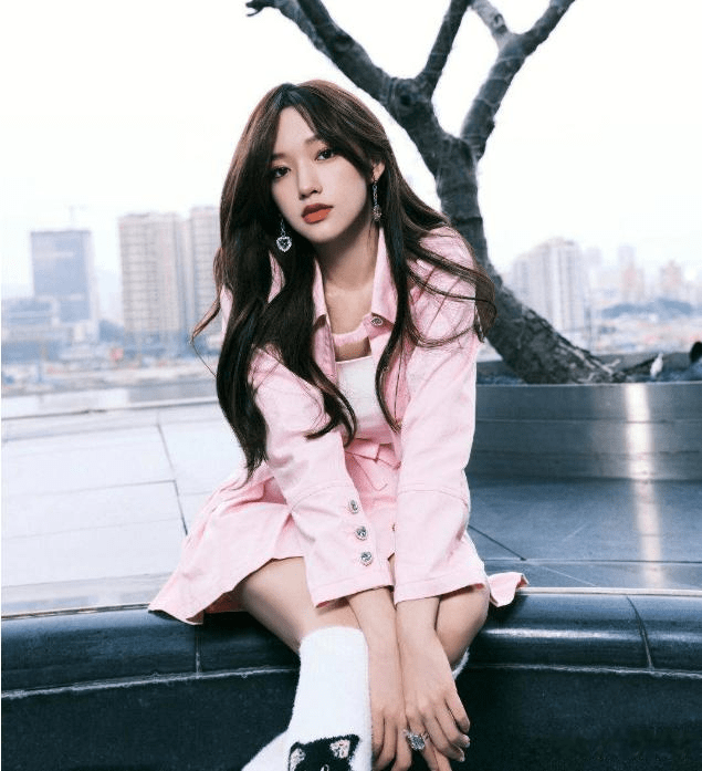 程潇工作室辟谣与梁朝伟私生子传闻_回应_表演_宇宙少女